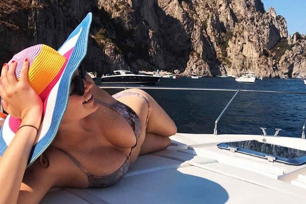 你看起來(lái)很貴,我可以和你玩嗎?