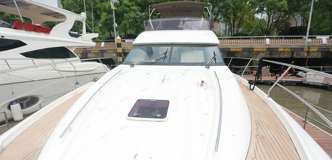 法國亞諾50英尺飛橋游艇 法國亞諾50英尺飛橋游艇