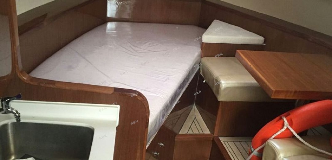 32英尺運(yùn)動(dòng)快艇 32英尺運(yùn)動(dòng)快艇